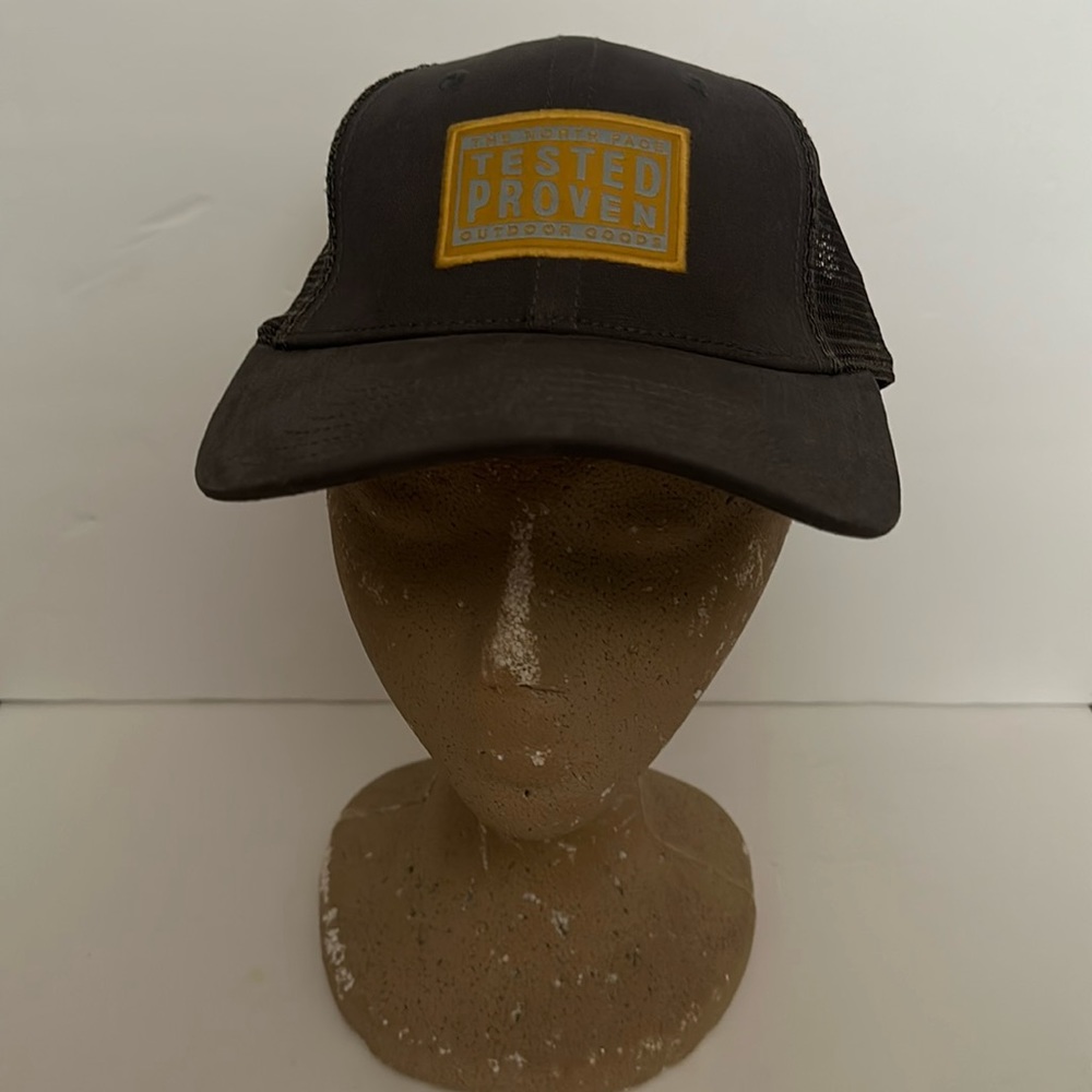 NWT The North face Trucker Hat